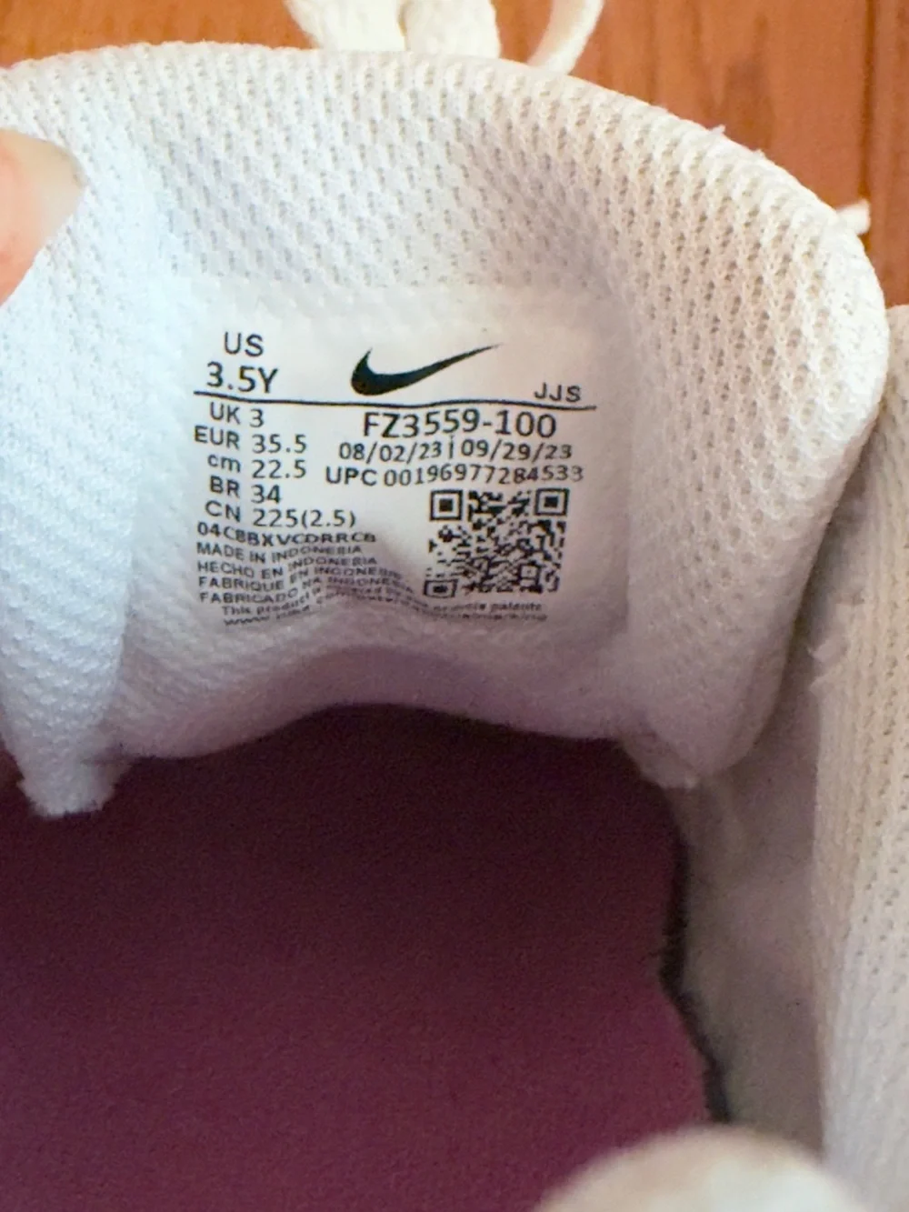 Nike Kids Pink and White Low-Top Sneakers